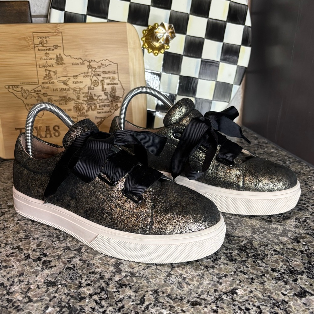 Caslon Nordstrom Metallic Black Gold Platform Sneakers Size 9